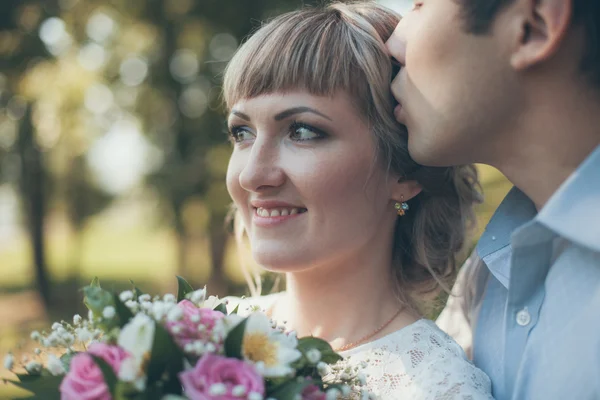 Brud och brudgum — Stockfoto