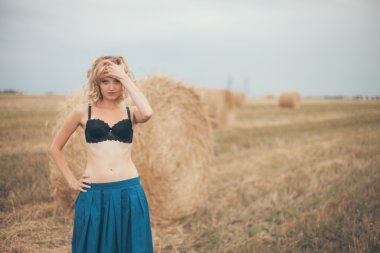 genç kız Retro tonda portresi