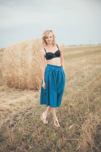 Portrait of Blonde Woman on Nature Background — Stock Photo, Image