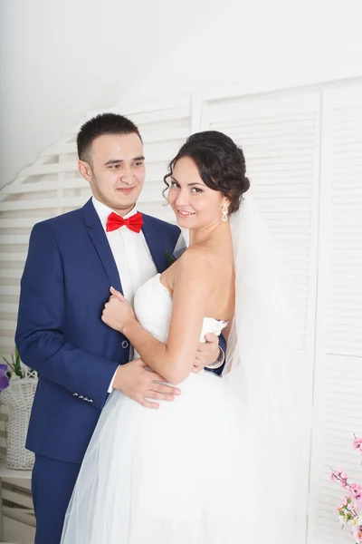 Novia y novio felices —  Fotos de Stock