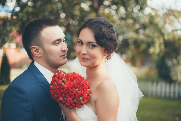 Mariée et marié à la cérémonie de mariage — Photo