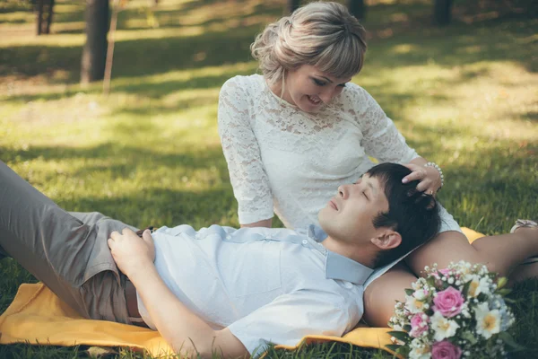 Bride and groom — Stock Photo, Image