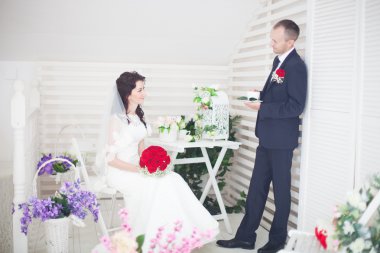 Gelin ve damat düğün gününde