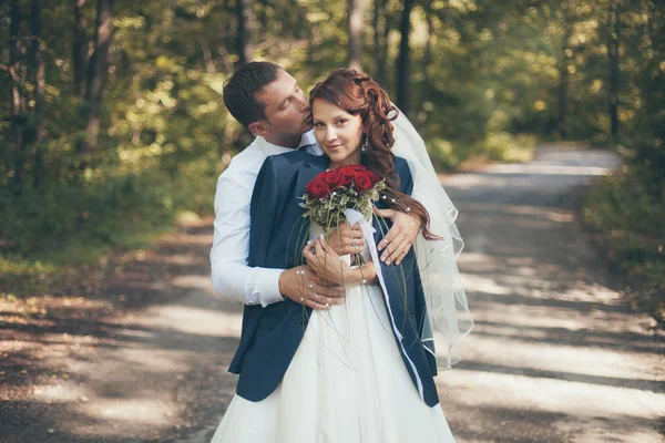 Esposo y esposa en el día de la boda —  Fotos de Stock