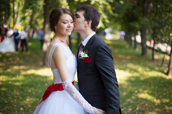 Bruden och brudgummen på bröllop ceramony — Stockfoto