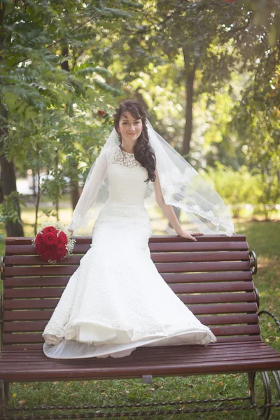 Beautiful bride — Stock Photo, Image