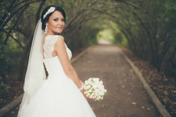 Beautiful bride — Stock Photo, Image