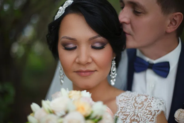 Recém-casados no dia do casamento — Fotografia de Stock