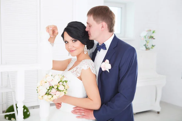 Recém-casados no dia do casamento — Fotografia de Stock