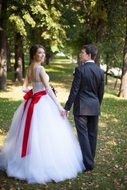 Gelin ve damat düğün töreninde.