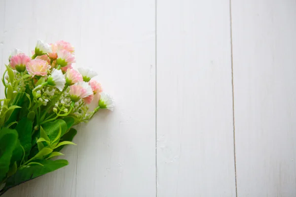 Primavera flor sobre fundo de madeira . — Fotografia de Stock