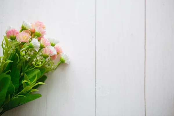 Primavera flor sobre fundo de madeira . — Fotografia de Stock