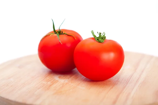 Twee heerlijke rode tomaten — Stockfoto