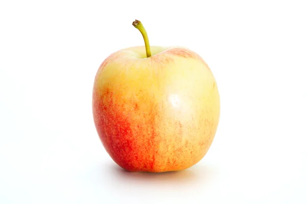 Krásné čerstvé červené jablko, samostatný — Stock fotografie