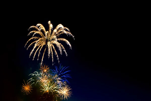 Big fireworks in the night summer sky — Stock Photo, Image