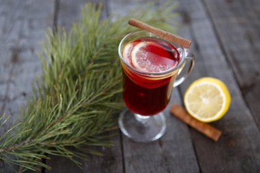 Baharat bir tablo ile mulled şarap