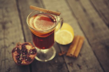 Baharat bir tablo ile mulled şarap