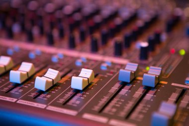 Ses karıştırıcı Denetim Masası, yakın çekim ses denetimleri