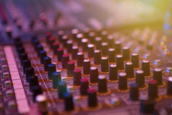 Console profissional em estúdio de gravação — Fotografia de Stock