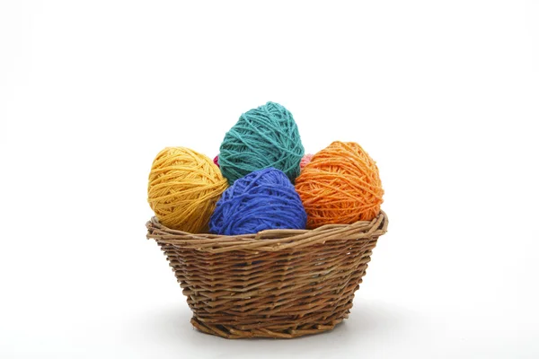 Colorful decorated easter eggs from wool yarn. — Stock Photo, Image