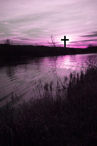 Korsa av Jesus Kristus och vackra moln — Stockfoto