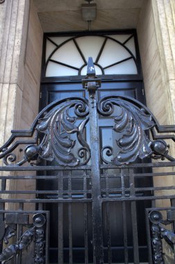 Iron gate