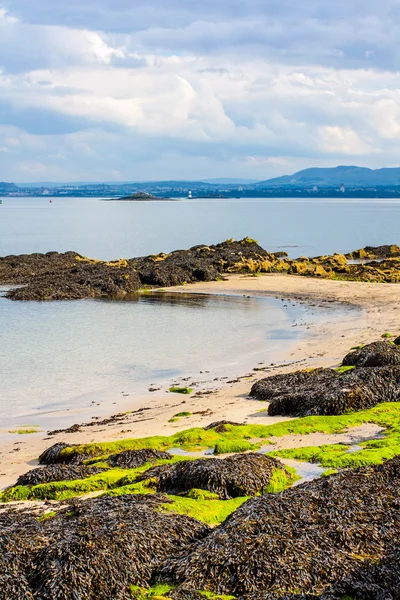 Plage de Black Sands, Aberdour, Écosse . — Photo