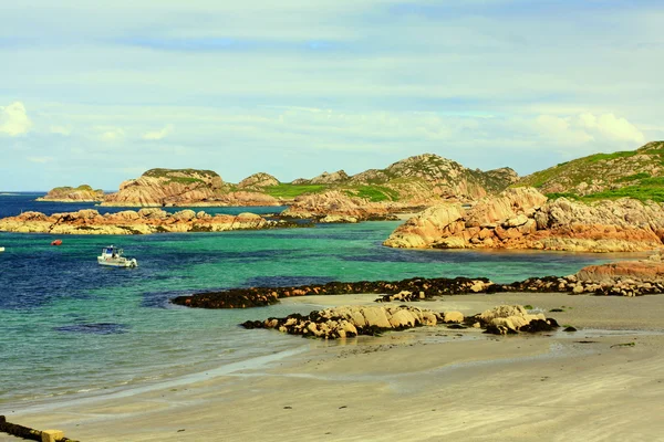 Iona är en liten ö i den inre Hebriderna utanför Ross Mull på Skottlands västra kust. — Stockfoto