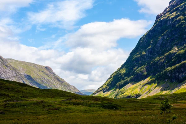 Glencoe, περιοχή Highland, Σκωτία Glencoe ή Glen Coe βουνά πανοραμική θέα, Scottish Higlands, Σκωτία, Ηνωμένο Βασίλειο. — Φωτογραφία Αρχείου