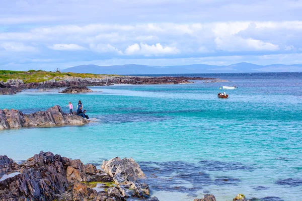 Iona is a small island in the Inner Hebrides off the Ross of Mull on the western coast of Scotland. — Stock Photo, Image