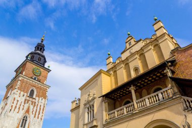 Cloth Hall ve Main Market Square (Rynek Glowny) Cracow, Krakow, Polonya, Avrupa'nın, eski Belediye Binası (almasının)