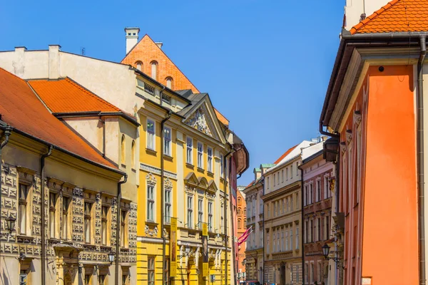 The old, historical tenements at the Old Market Square in Cracow, Poland ( Krakow, Polska) — Stock Photo, Image