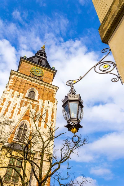 在克拉科夫，波兰的克拉科夫，欧洲的主要市场广场 (Rynek Glowny) 的旧市政厅 (地下室开设) — 图库照片