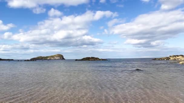 Sunny beach in North Berwick, Scotland, United Kingdom. HD — Stock Video