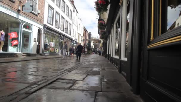 York, Engeland, 22 juni 2015, toeristen op bezoek in de stad. — Stockvideo