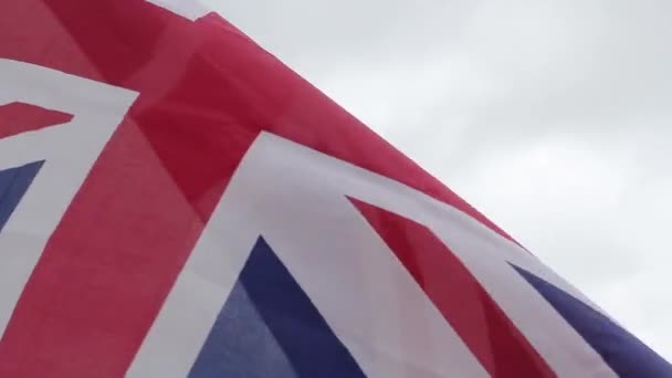 Юнион Джек - британский флаг на ветру, HD-кадры — стоковое видео