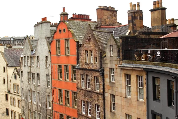 在英国爱丁堡，苏格兰，旧的历史建筑 — 图库照片
