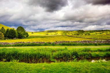 Güzel manzara Malhamdale, Yorkshire, İngiltere