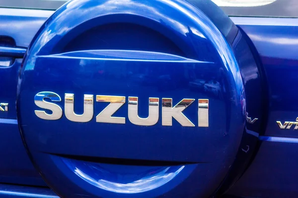 Suzuki logotyp på nära håll — Stockfoto