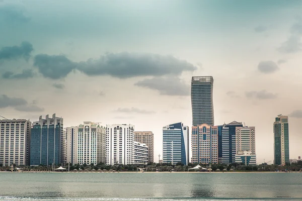 High luxury building skyscraper, bay ocean — Stock Photo, Image