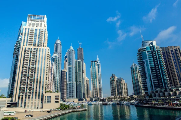 Lüks gökdelen ve yat limanı inşaatı