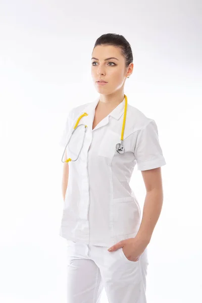 Médico Morena Branco Vestindo Estetoscópio — Fotografia de Stock