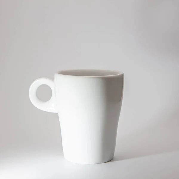 Saubere Kaffeetasse Auf Weißem Hintergrund — Stockfoto