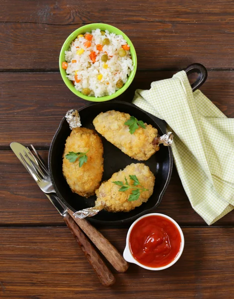 Stekt kycklingfilé i ströbröd (Chicken Kiev) — Stockfoto