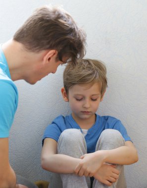 Baba ve oğul yemin ederim, çığlık ve kavga 