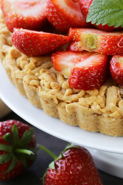 Pastel de masa de pastel con fresas fresas frescas —  Fotos de Stock