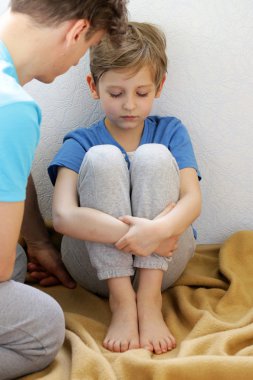 Baba ve oğul yemin ederim, çığlık ve kavga  