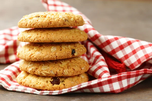 Biscuits ronds faits maison aux noix et flocons d'avoine — Photo