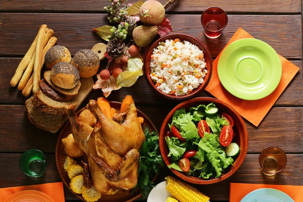 Platos tradicionales para la cena festiva del Día de Acción de Gracias — Foto de Stock