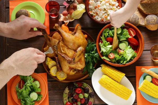 Platos tradicionales para la cena festiva del Día de Acción de Gracias — Foto de Stock